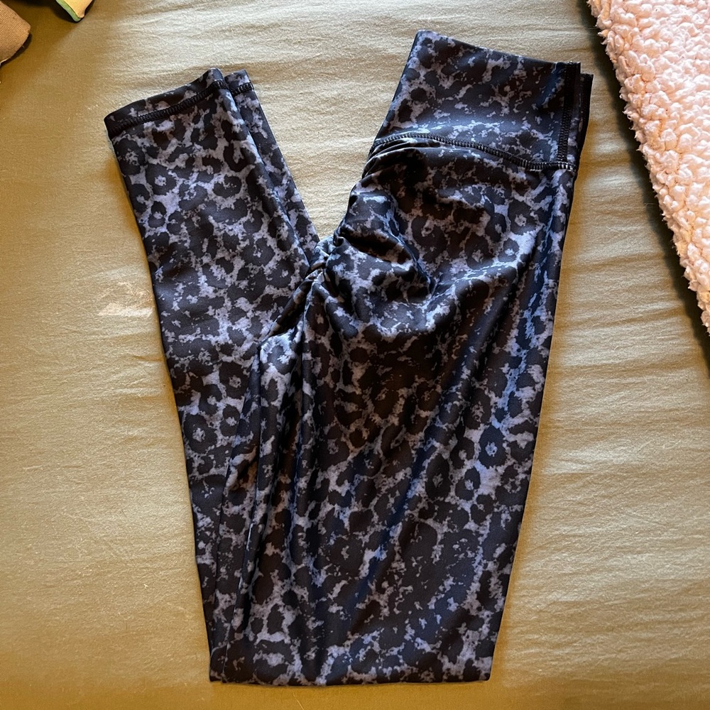 Zia XS black cheetah leggings